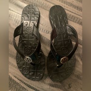 Tory Burch black patent flip flops -Used but still in good shape. See pics